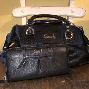 🔥FINAL PRICE REDUCTION🔥Black Leather Coach Purse